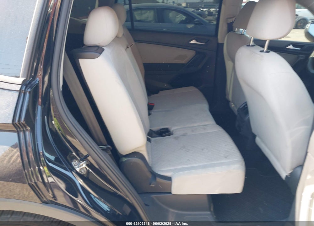 2021 VOLKSWAGEN TIGUAN VIN: 3VV1B7AX2MM142289