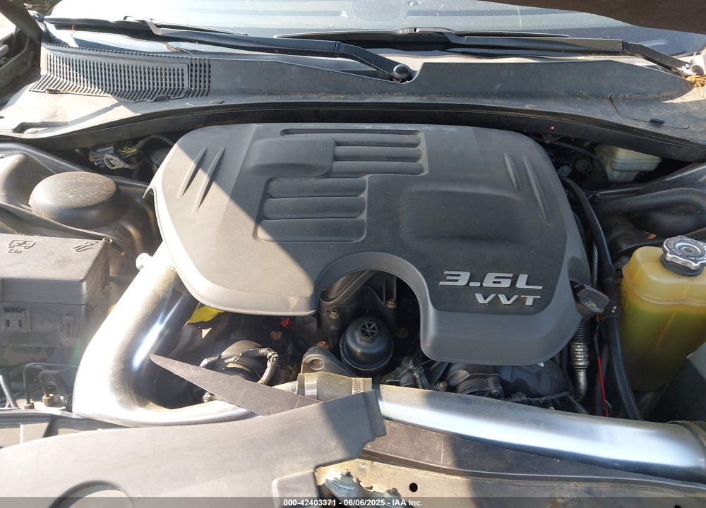 2011 DODGE CHARGER VIN: 2B3CL3CG5BH588590