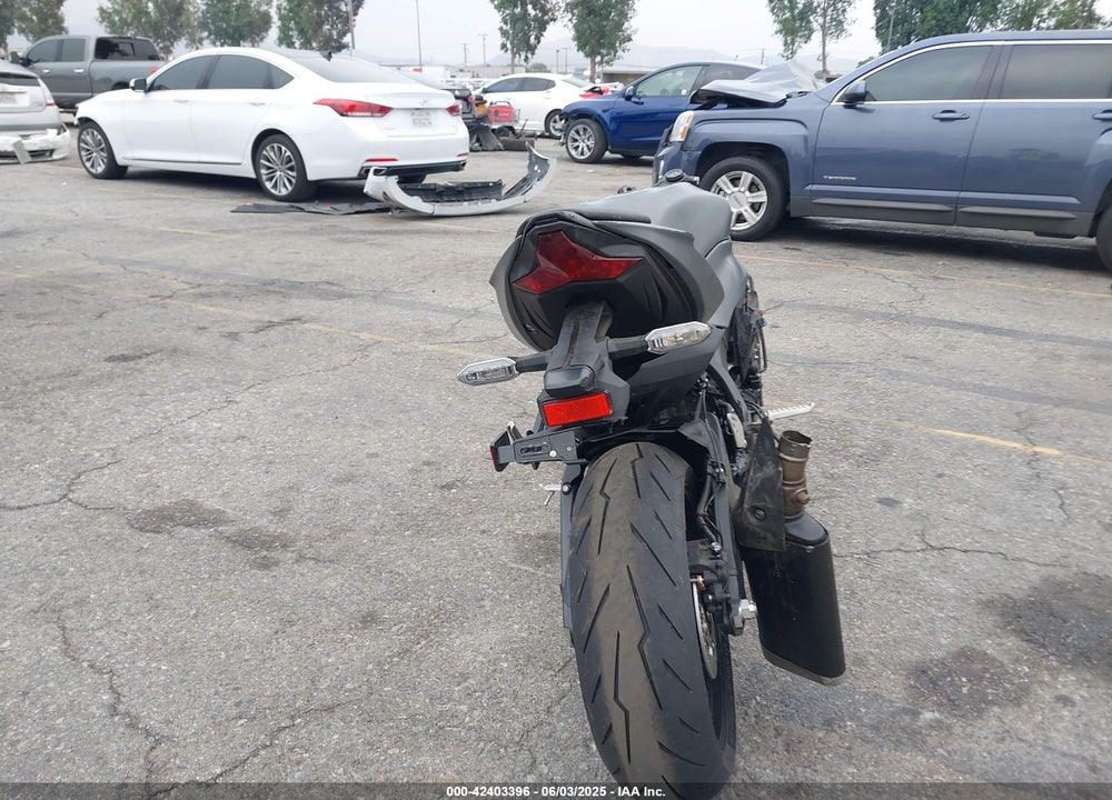 2025 KAWASAKI ZX636 K VIN: JKBZXJJ19SA025918