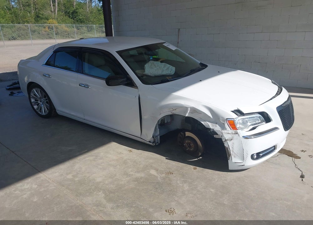 2013 CHRYSLER 300C VIN: 2C3CCAET4DH504862