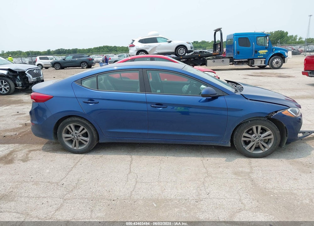 2017 HYUNDAI ELANTRA VIN: 5NPD84LF7HH081076