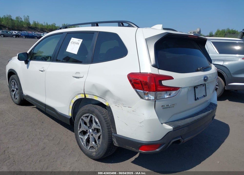 2022 SUBARU FORESTER VIN: JF2SKAEC2NH440274