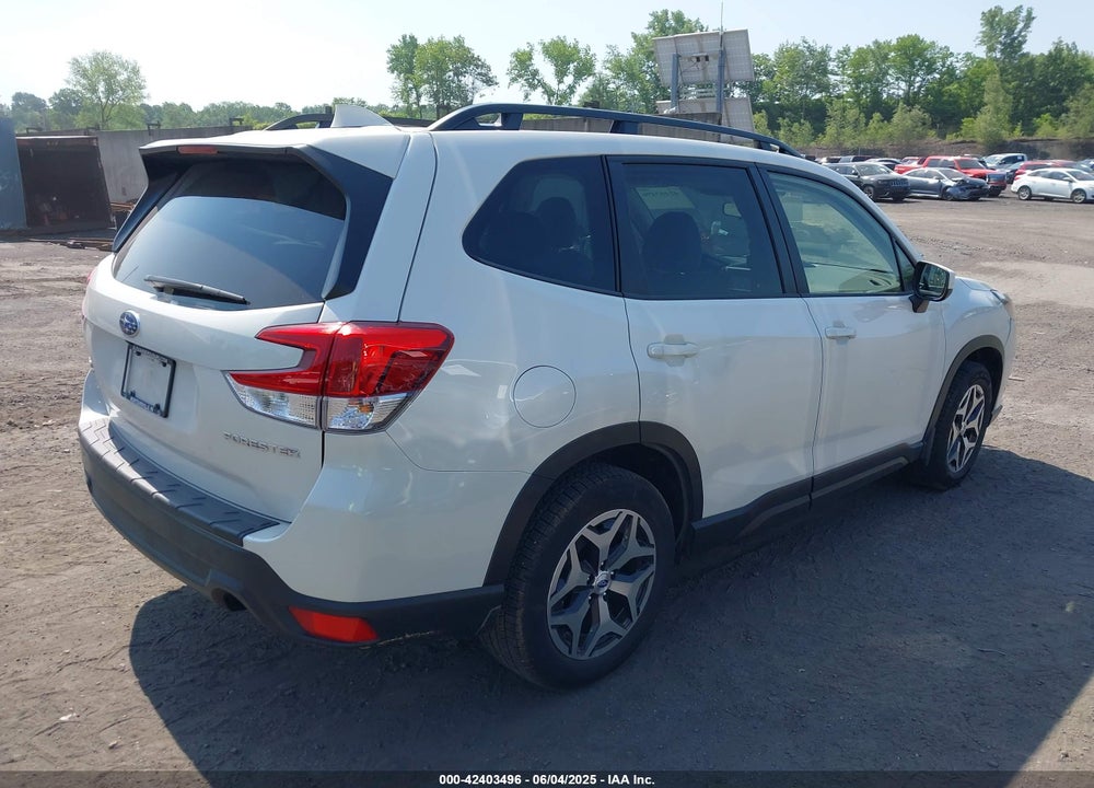 2022 SUBARU FORESTER VIN: JF2SKAEC2NH440274