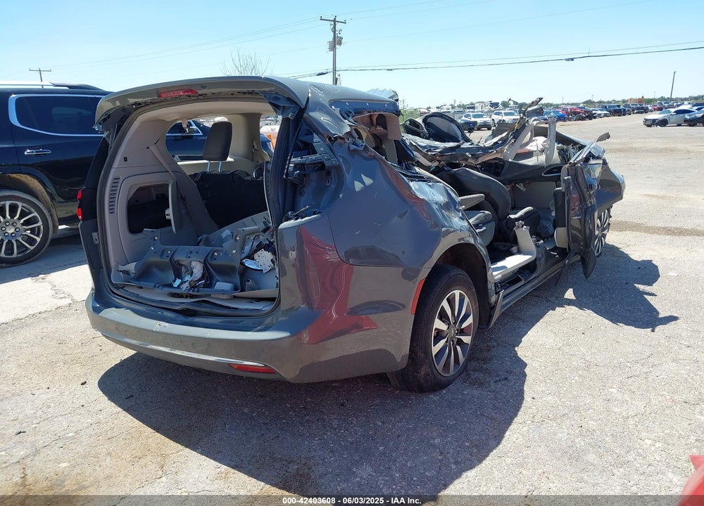 2022 CHRYSLER PACIFICA HYBRID TOURING L VIN: 2C4RC1L78NR148052