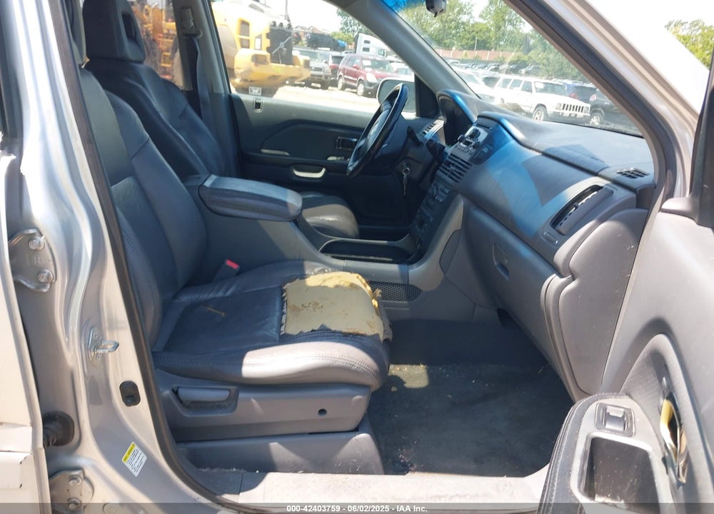 2005 HONDA PILOT EX-L VIN: 2HKYF185X5H538948