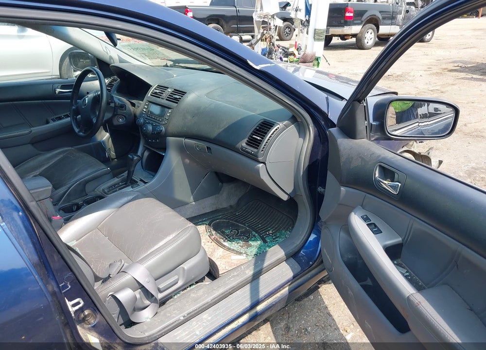 2005 HONDA ACCORD 3.0 EX VIN: 1HGCM66505A067076
