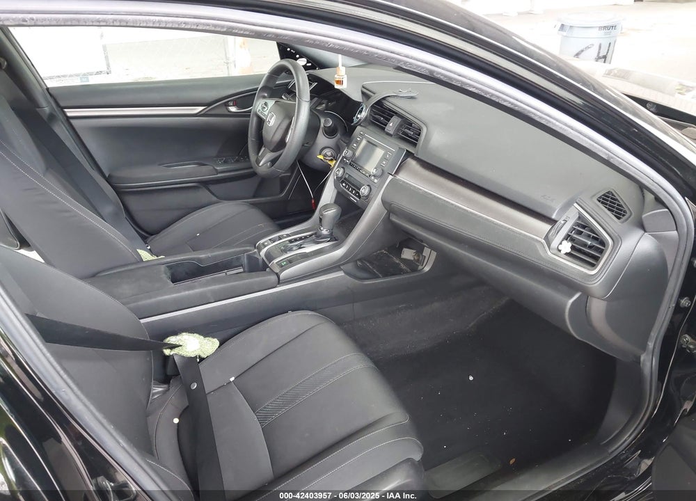 2018 HONDA CIVIC VIN: SHHFK7H28JU406368