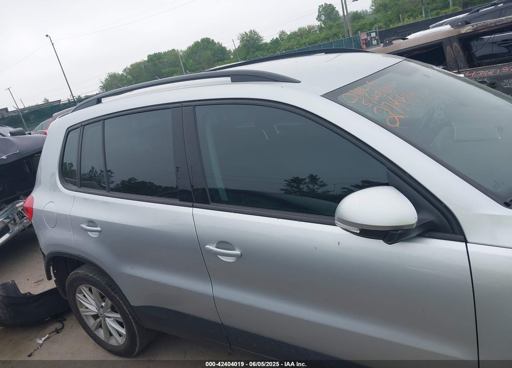 2018 VOLKSWAGEN TIGUAN LIMITED 2.0T VIN: WVGBV7AX1JK001366