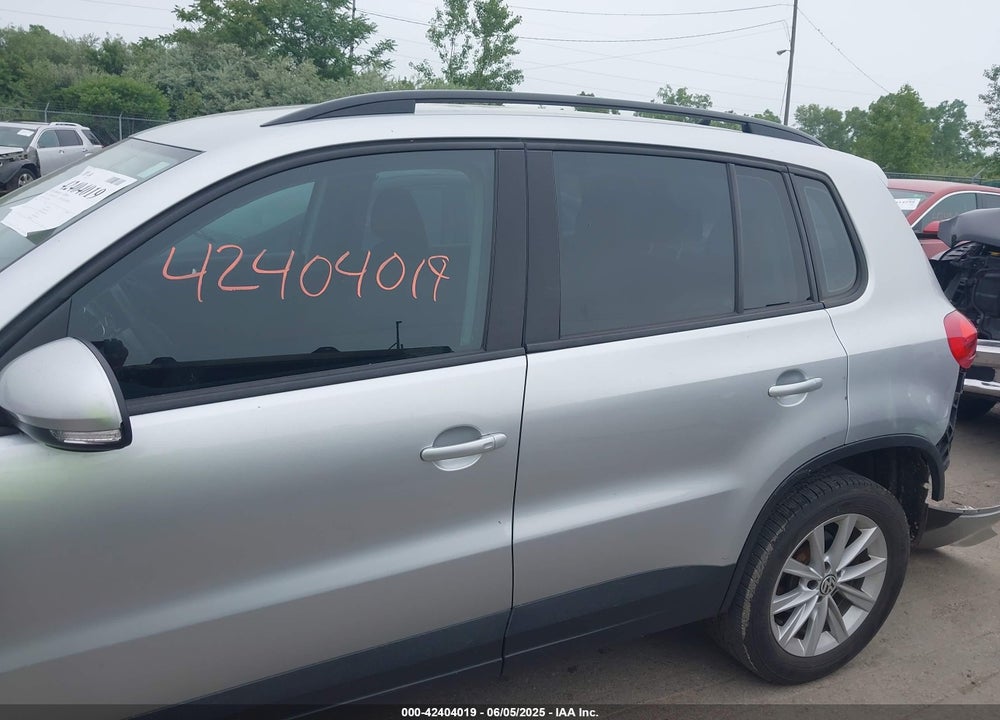 2018 VOLKSWAGEN TIGUAN LIMITED 2.0T VIN: WVGBV7AX1JK001366