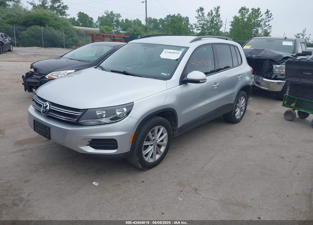 2018 VOLKSWAGEN TIGUAN LIMITED 2.0T VIN: WVGBV7AX1JK001366