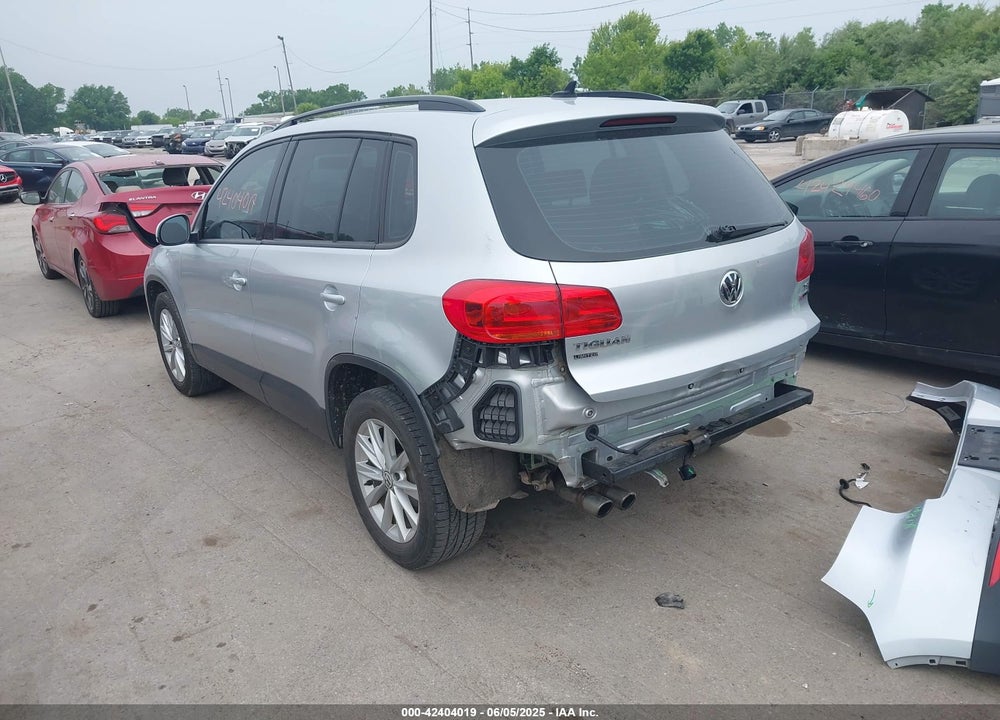 2018 VOLKSWAGEN TIGUAN LIMITED 2.0T VIN: WVGBV7AX1JK001366