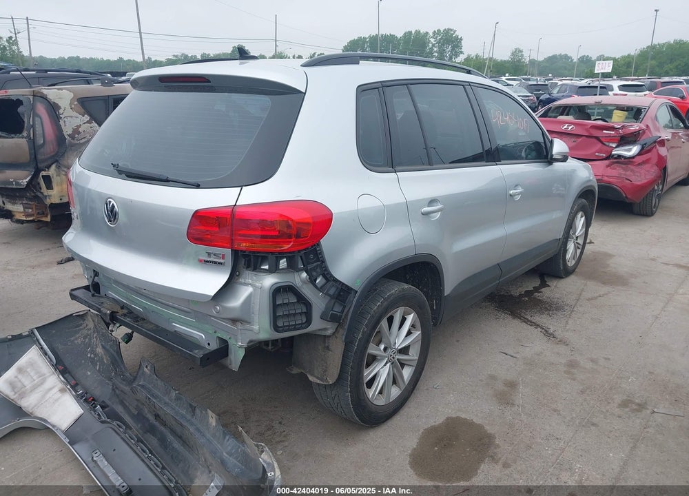 2018 VOLKSWAGEN TIGUAN LIMITED 2.0T VIN: WVGBV7AX1JK001366