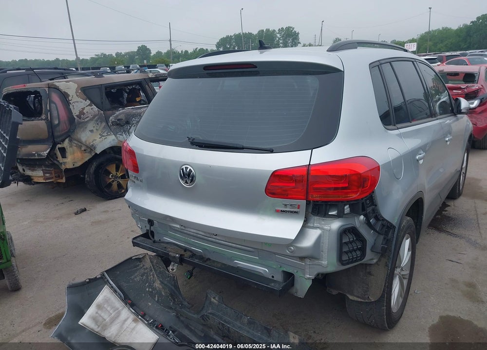 2018 VOLKSWAGEN TIGUAN LIMITED 2.0T VIN: WVGBV7AX1JK001366