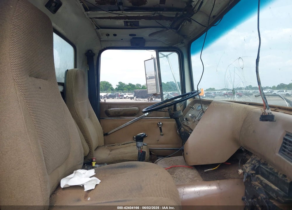 1995 FORD N-SERIES LNT9000 VIN: 1FDYW90V4SVA66862