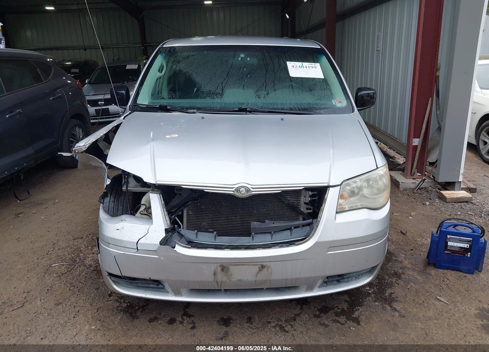 2009 CHRYSLER TOWN & COUNTRY LX VIN: 2A8HR44E59R570092