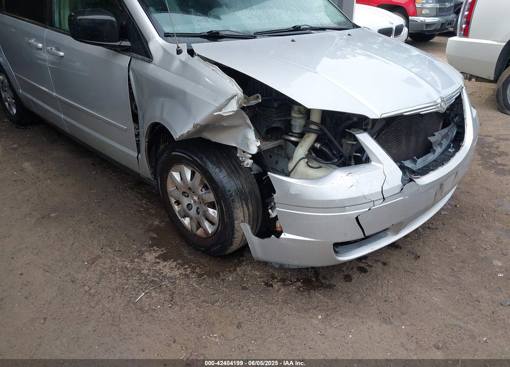 2009 CHRYSLER TOWN & COUNTRY LX VIN: 2A8HR44E59R570092