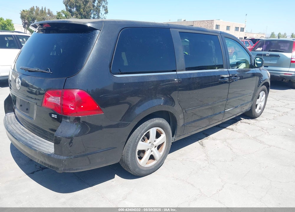 2010 VOLKSWAGEN ROUTAN SE VIN: 2V4RW3D11AR295018