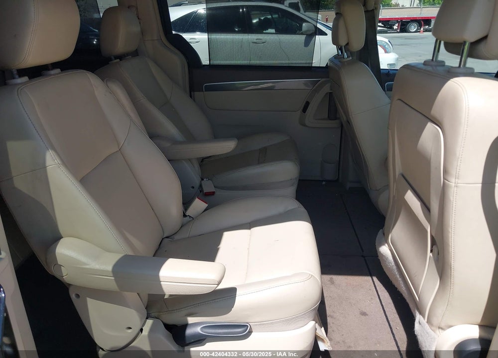 2010 VOLKSWAGEN ROUTAN SE VIN: 2V4RW3D11AR295018