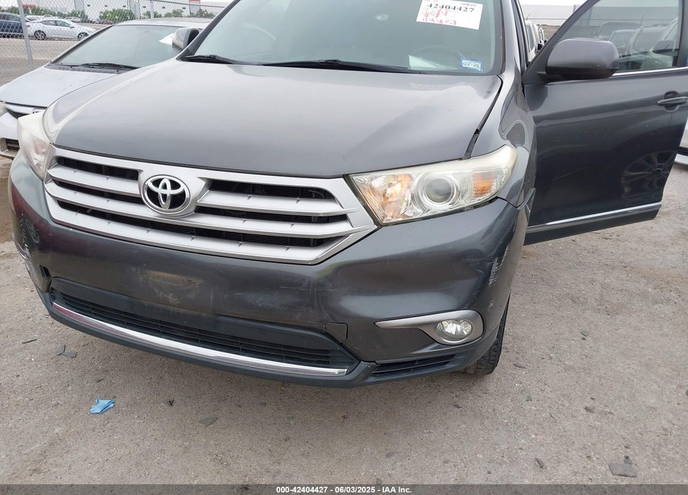 2011 TOYOTA HIGHLANDER VIN: 5TDBK3EH5BS074114