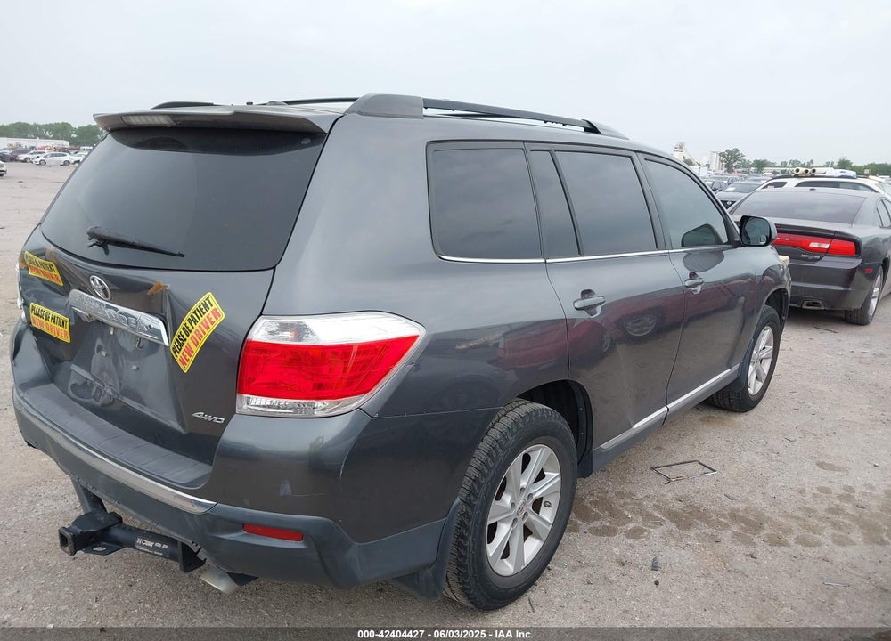 2011 TOYOTA HIGHLANDER VIN: 5TDBK3EH5BS074114