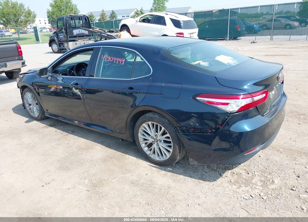 2018 TOYOTA CAMRY VIN: 4T1B11HK4JU511167