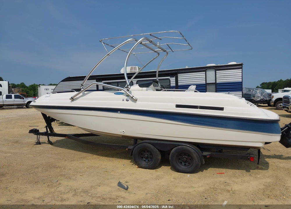 2000 BAYLINER FIBERGLASS VIN: BLNA32GHF001