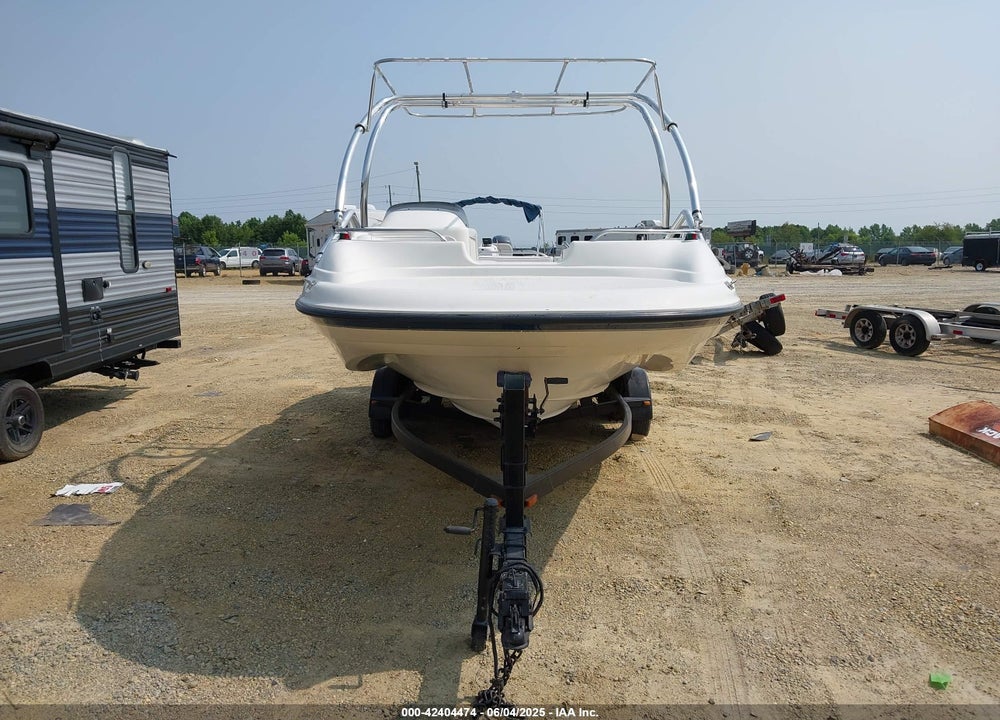 2000 BAYLINER FIBERGLASS VIN: BLNA32GHF001