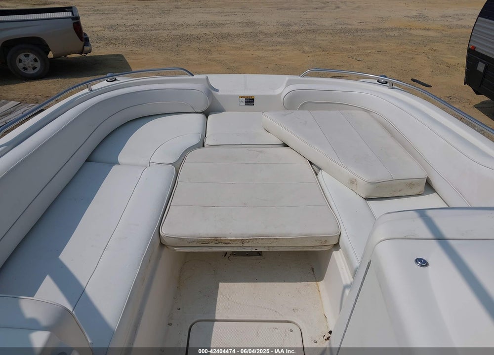 2000 BAYLINER FIBERGLASS VIN: BLNA32GHF001