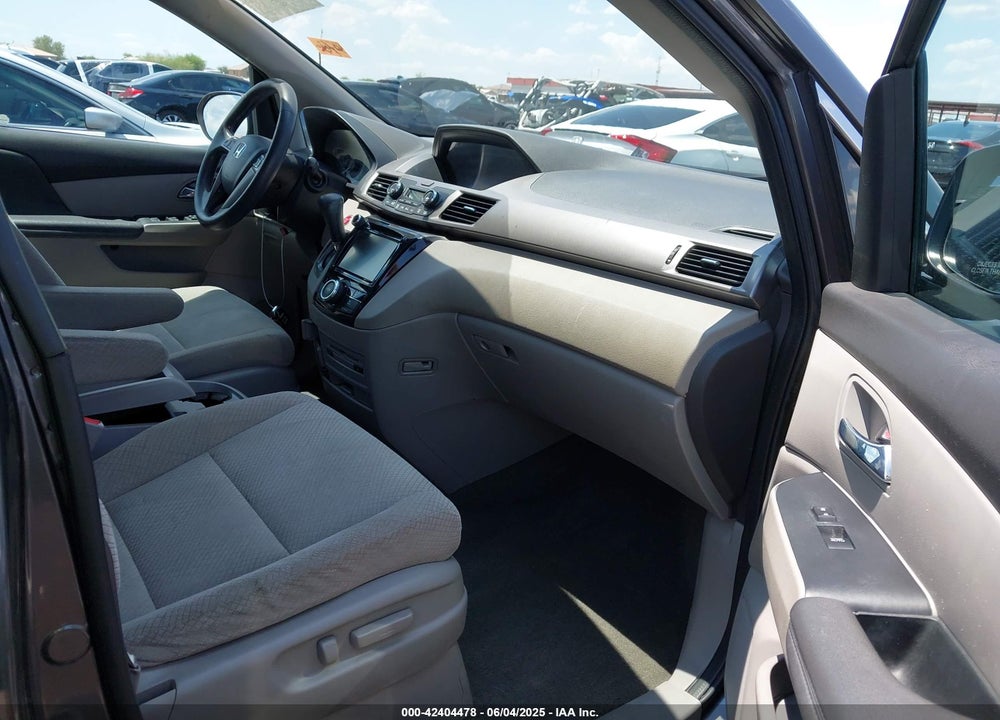 2016 HONDA ODYSSEY SE VIN: 5FNRL5H33GB158631