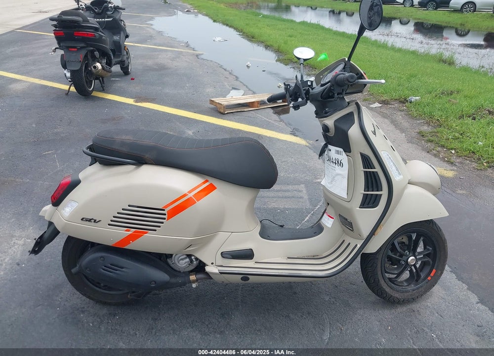 2024 VESPA GTS/SEI GIORNI 300 VIN: ZAPMD39M8R5400285