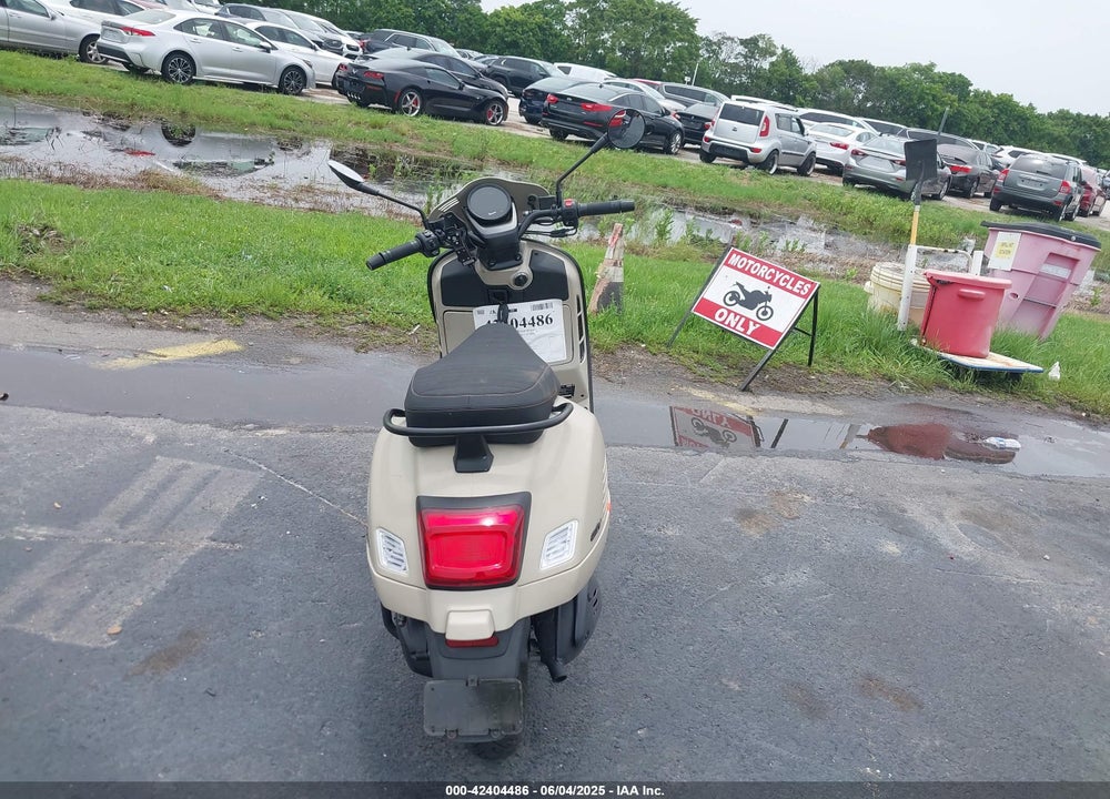 2024 VESPA GTS/SEI GIORNI 300 VIN: ZAPMD39M8R5400285