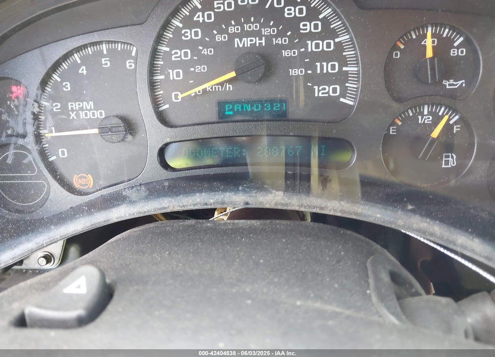 2005 CHEVROLET TAHOE LS VIN: 1GNEC13T65R114197