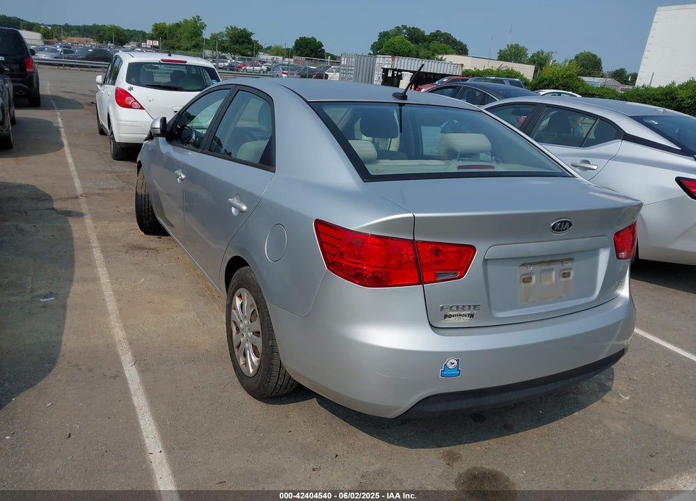 2013 KIA FORTE VIN: KNAFU4A24D5688483
