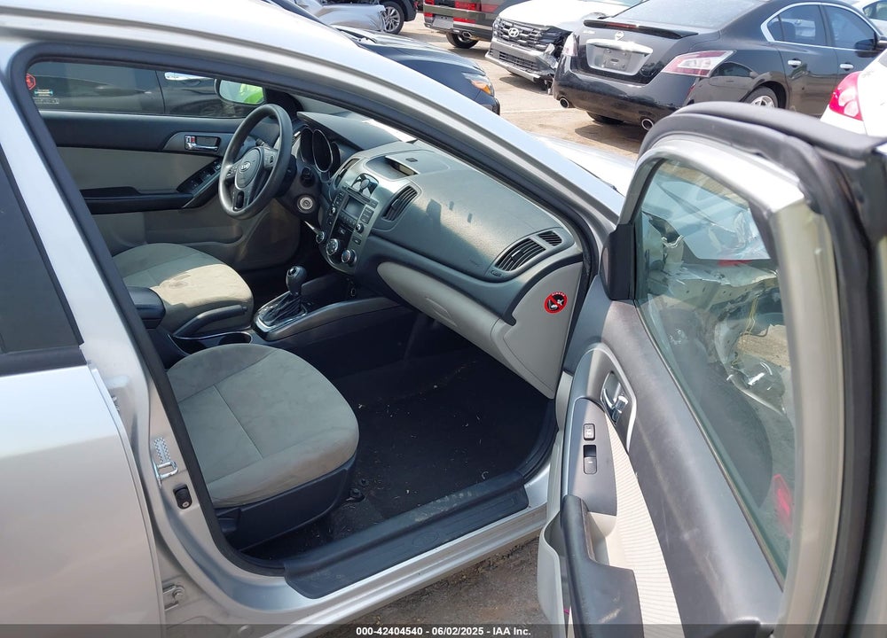 2013 KIA FORTE VIN: KNAFU4A24D5688483