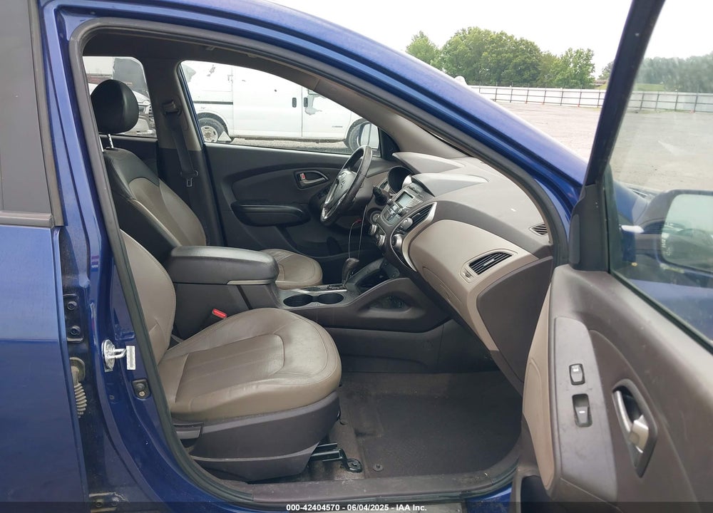 2011 HYUNDAI TUCSON VIN: KM8JU3AC9BU146892