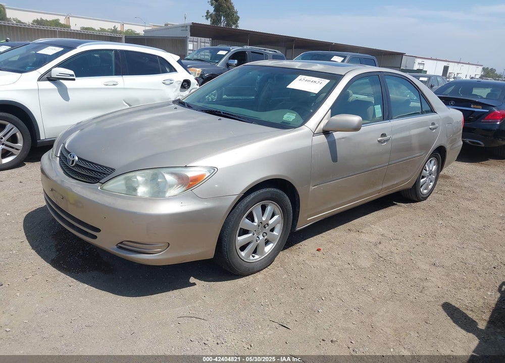 2002 TOYOTA CAMRY XLE VIN: JTDBE32K320070184