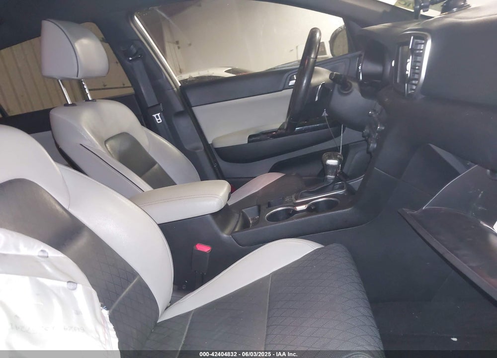 2018 KIA SPORTAGE VIN: KNDPNCACXJ7472709