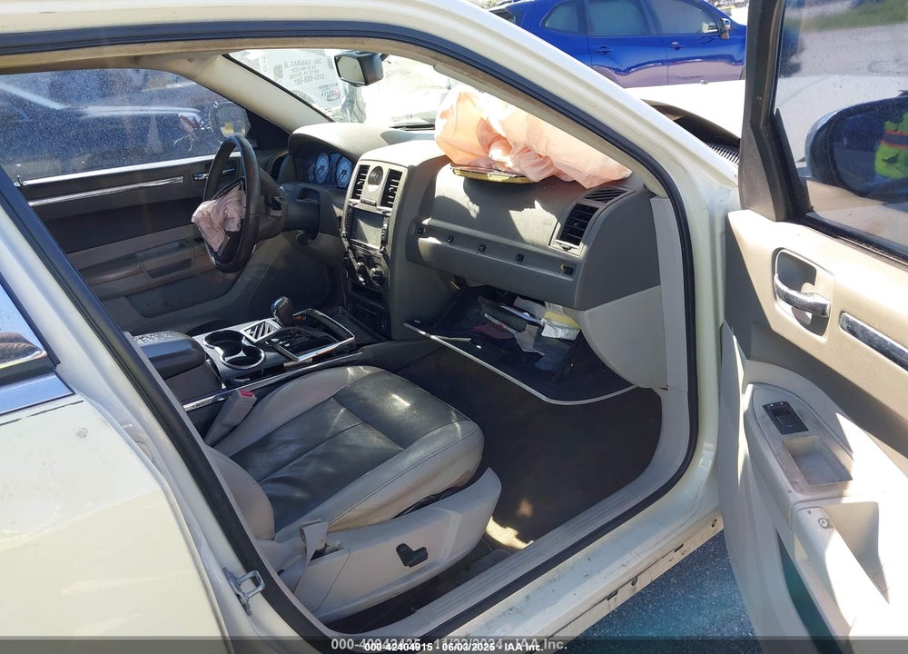 2008 CHRYSLER 300 TOURING VIN: 2C3LA53GX8H160463