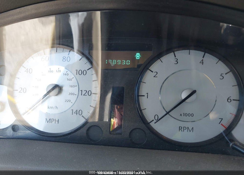 2008 CHRYSLER 300 TOURING VIN: 2C3LA53GX8H160463