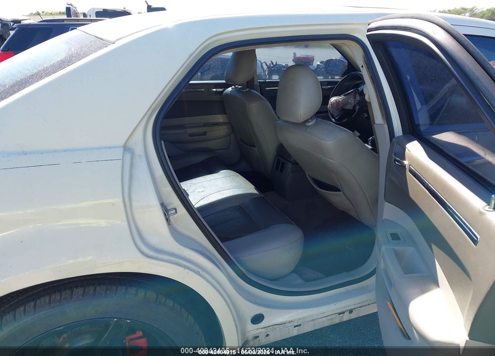 2008 CHRYSLER 300 TOURING VIN: 2C3LA53GX8H160463