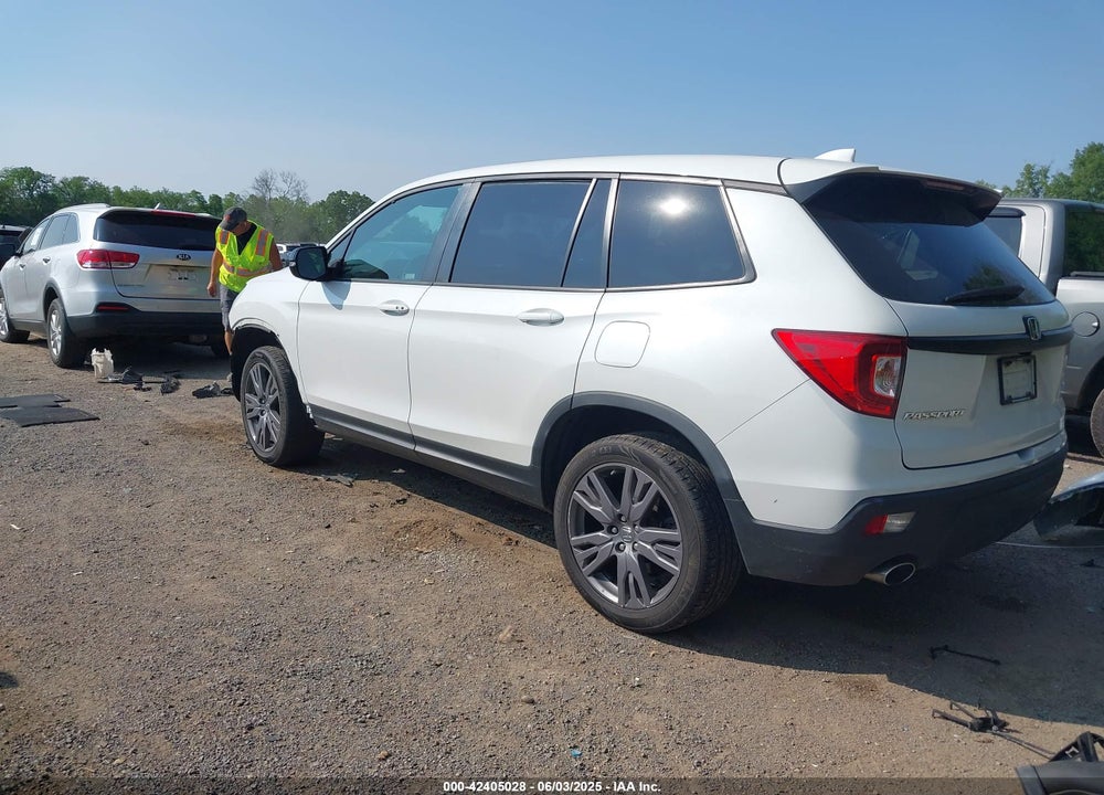 2019 HONDA PASSPORT VIN: 5FNYF8H56KB029748