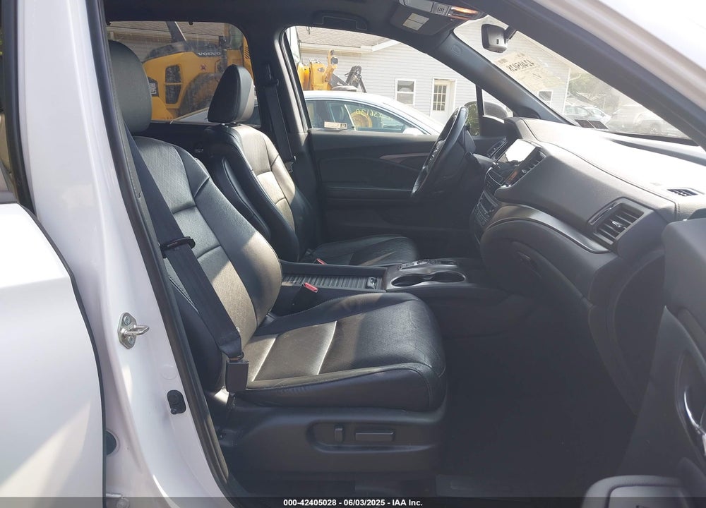 2019 HONDA PASSPORT VIN: 5FNYF8H56KB029748
