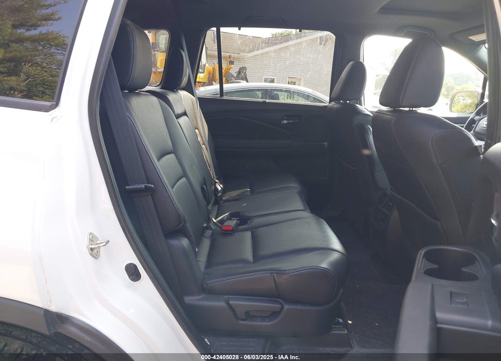 2019 HONDA PASSPORT VIN: 5FNYF8H56KB029748