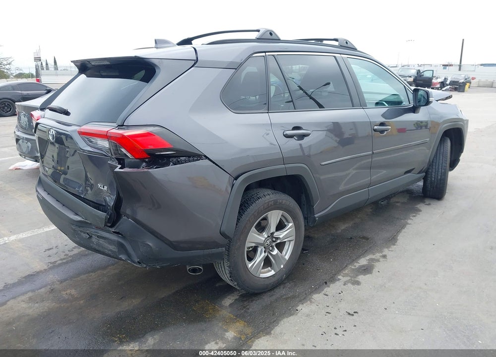2024 TOYOTA RAV4 XLE VIN: 2T3W1RFV5RC262461