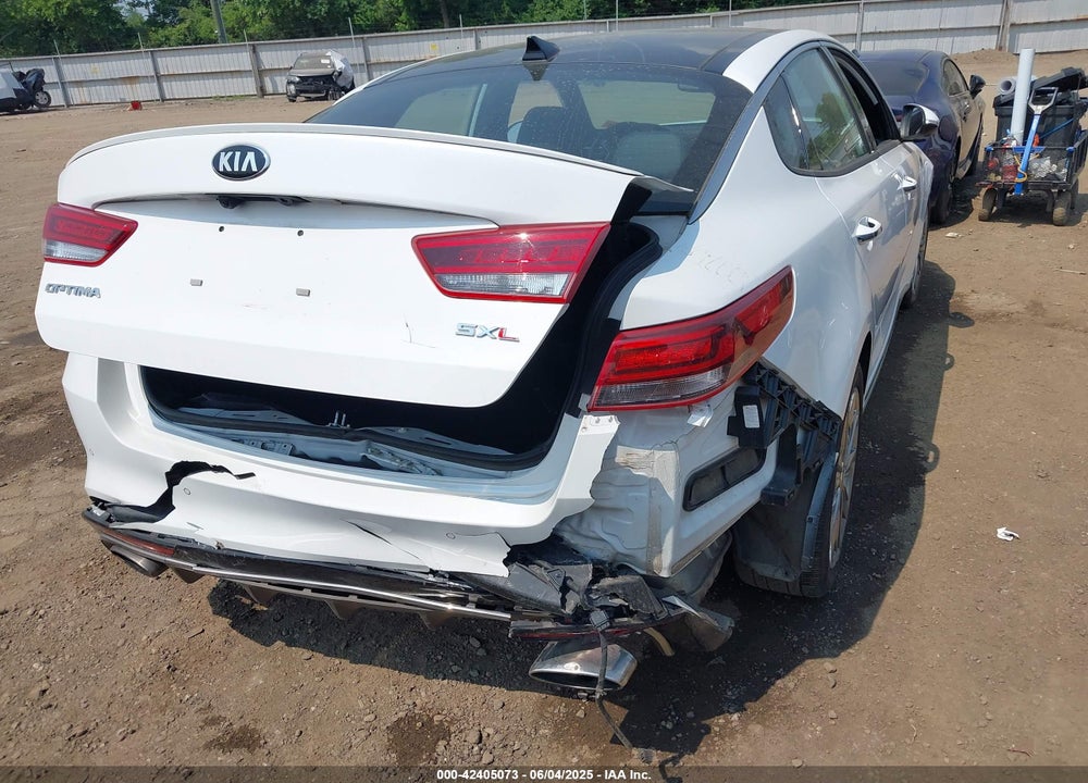 2018 KIA OPTIMA VIN: 5XXGV4L22JG249081
