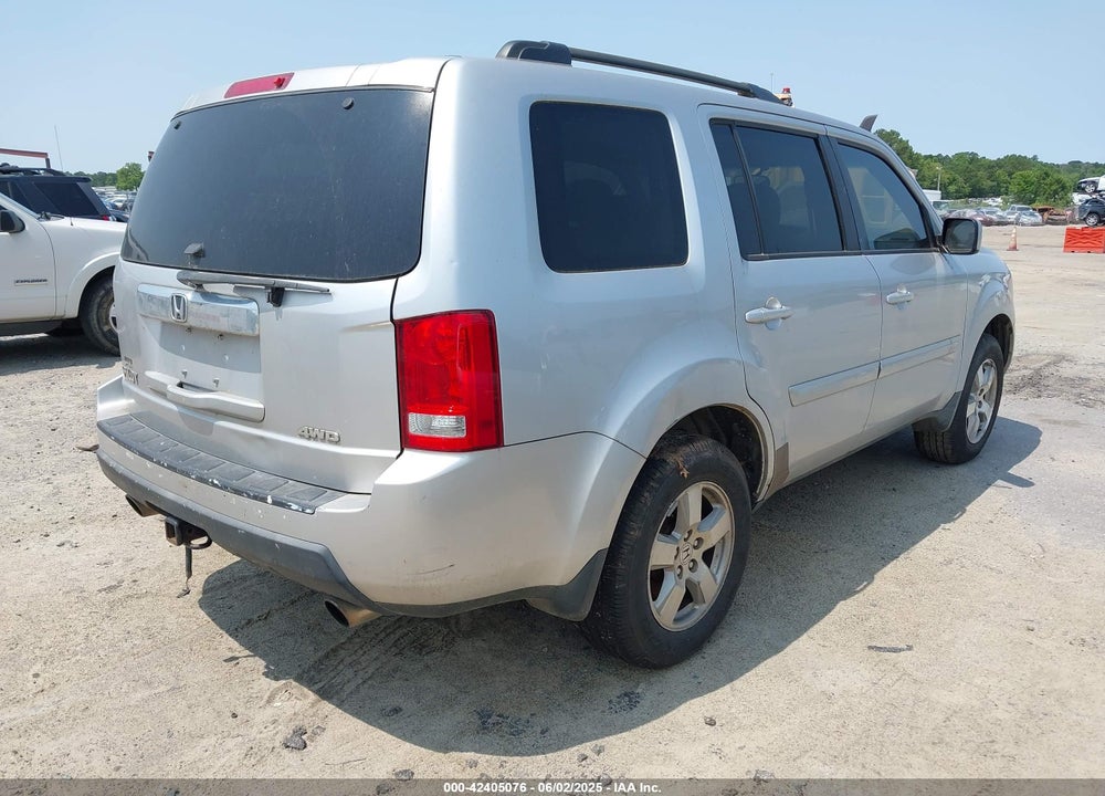 2011 HONDA PILOT EX VIN: 5FNYF4H46BB002758