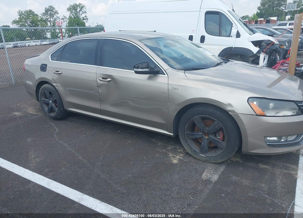 2015 VOLKSWAGEN PASSAT VIN: 1VWAT7A34FC095891