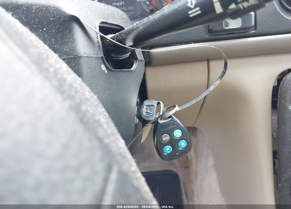 1997 HONDA ACCORD LX VIN: 1HGCD5637VA144132