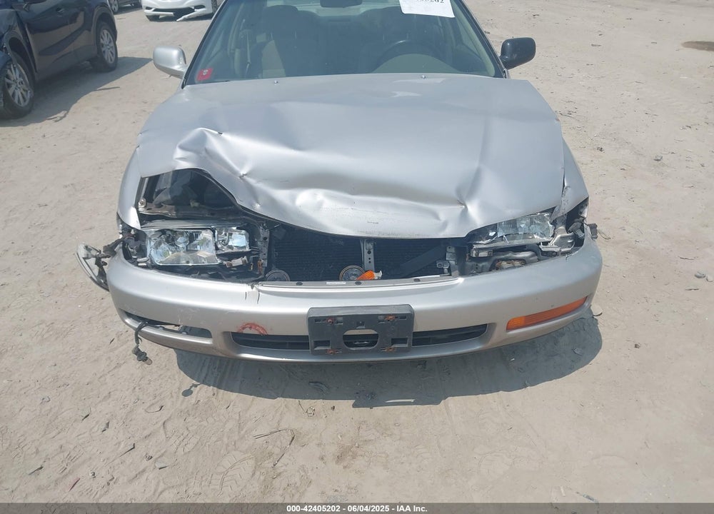 1997 HONDA ACCORD LX VIN: 1HGCD5637VA144132