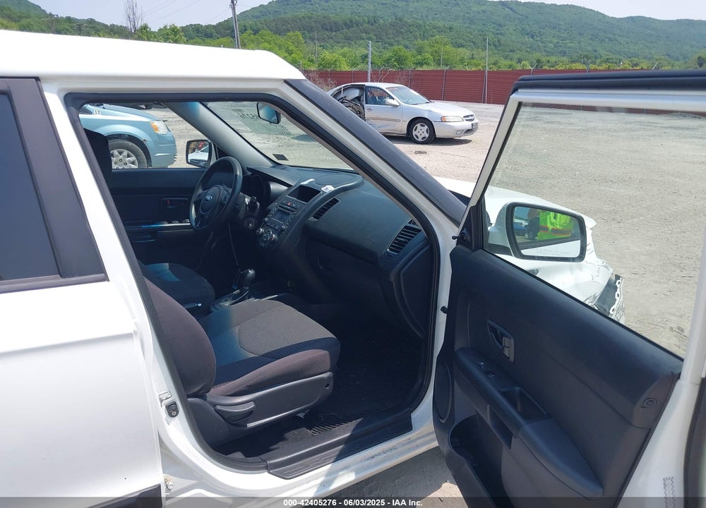 2013 KIA SOUL VIN: KNDJT2A52D7768609